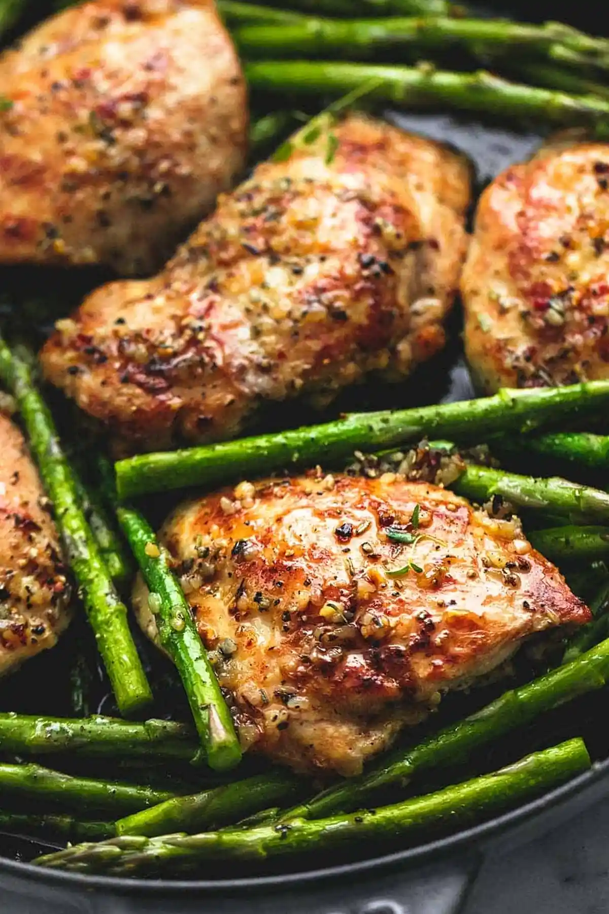 One-Skillet Garlic and Herb Chicken with Asparagus 3 Recipe image