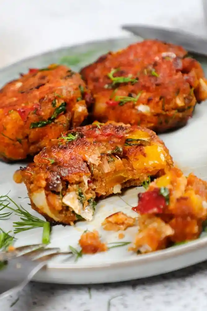 Crispy Pan-Fried Salmon Cakes 3 Recipe image