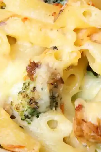 Creamy Salmon and Broccoli Pasta Bake 3 Recipe image