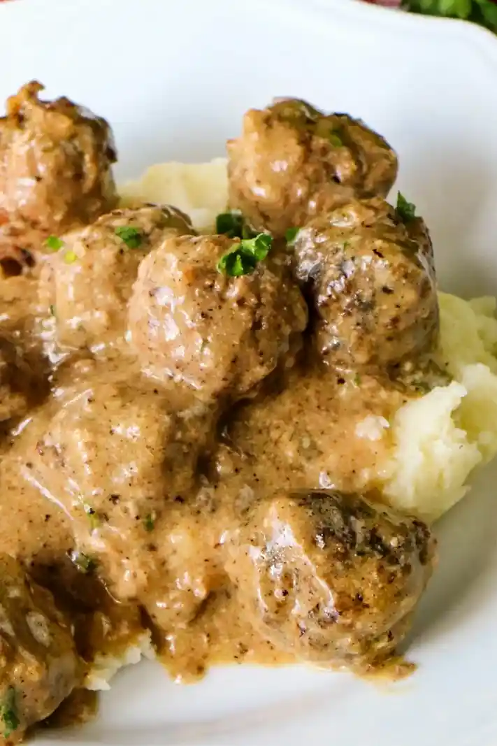 Slow Cooker Swedish Meatballs with Creamy Gravy 3 Recipe image