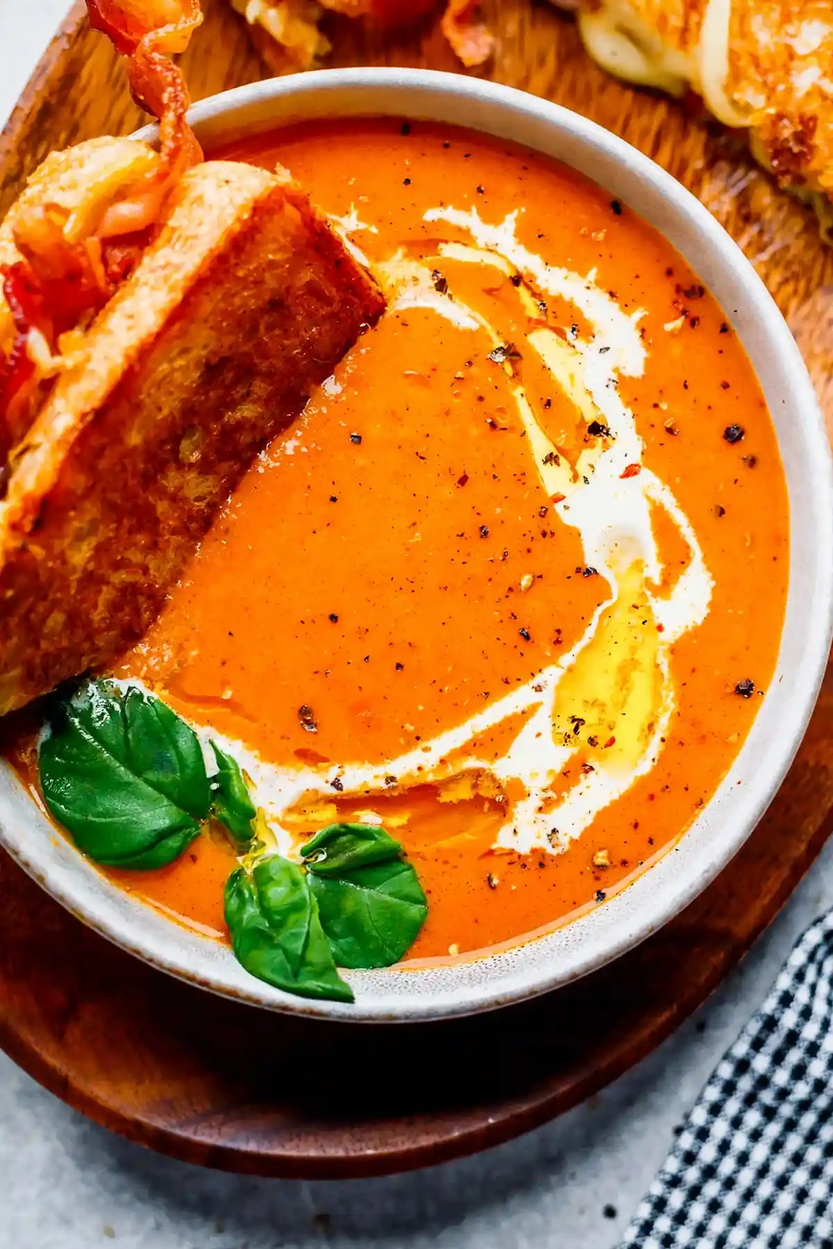 Creamy Roasted Tomato Bisque Soup 3 Creamy Roasted Tomato Bisque Soup